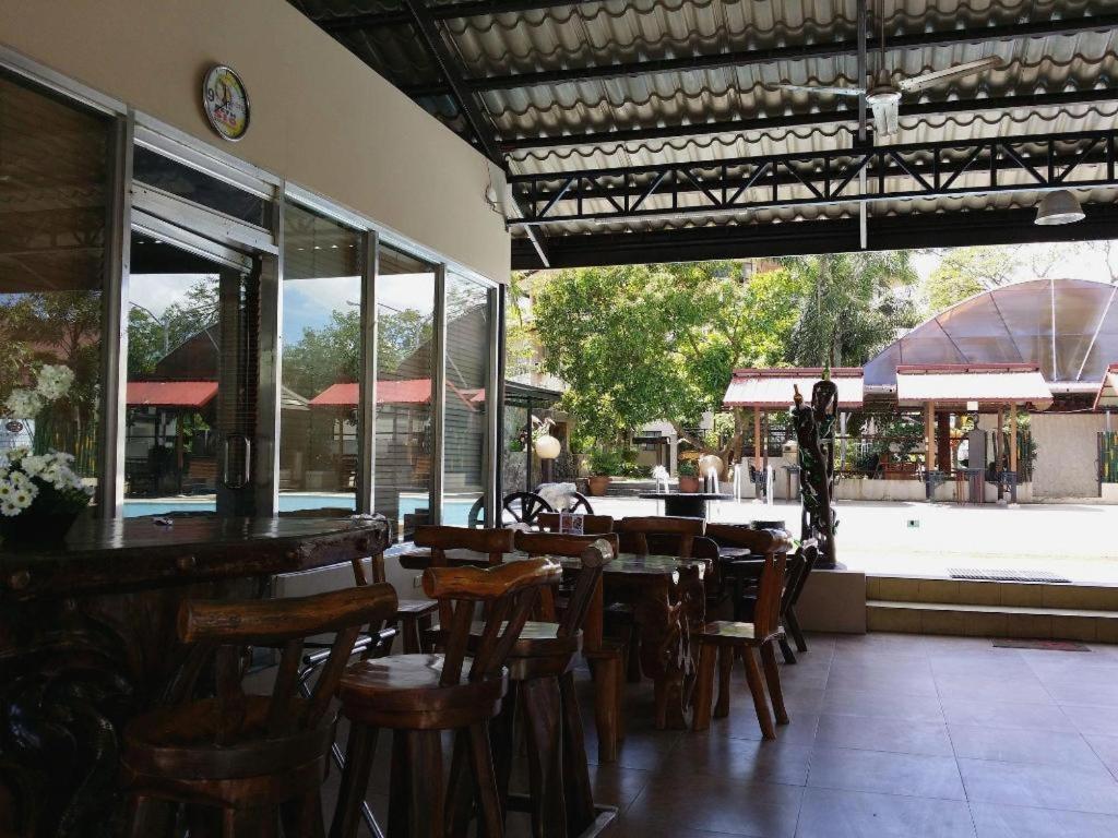 Quezon Premier Hotel Lucena Buitenkant foto