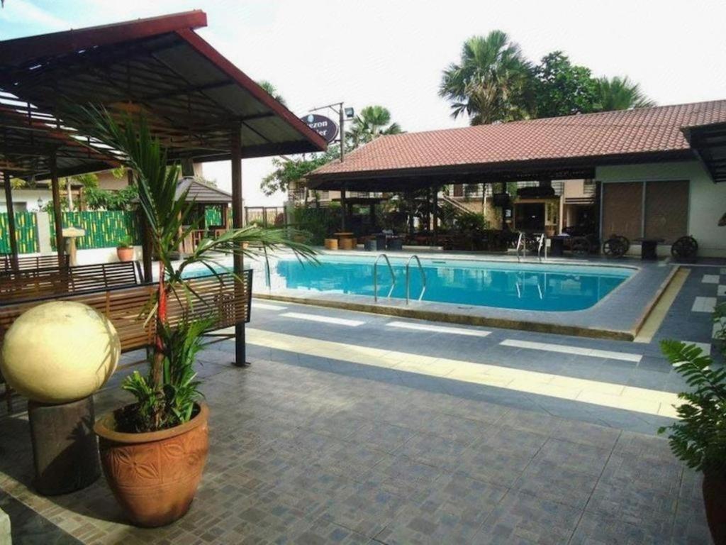 Quezon Premier Hotel Lucena Buitenkant foto